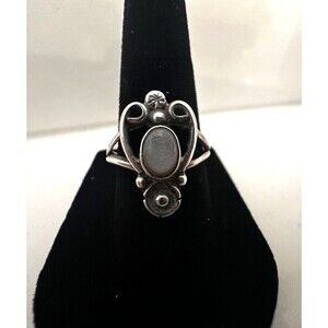 Vintage Sterling Silver Native American Mother of Pearl Ring - Size 7.25